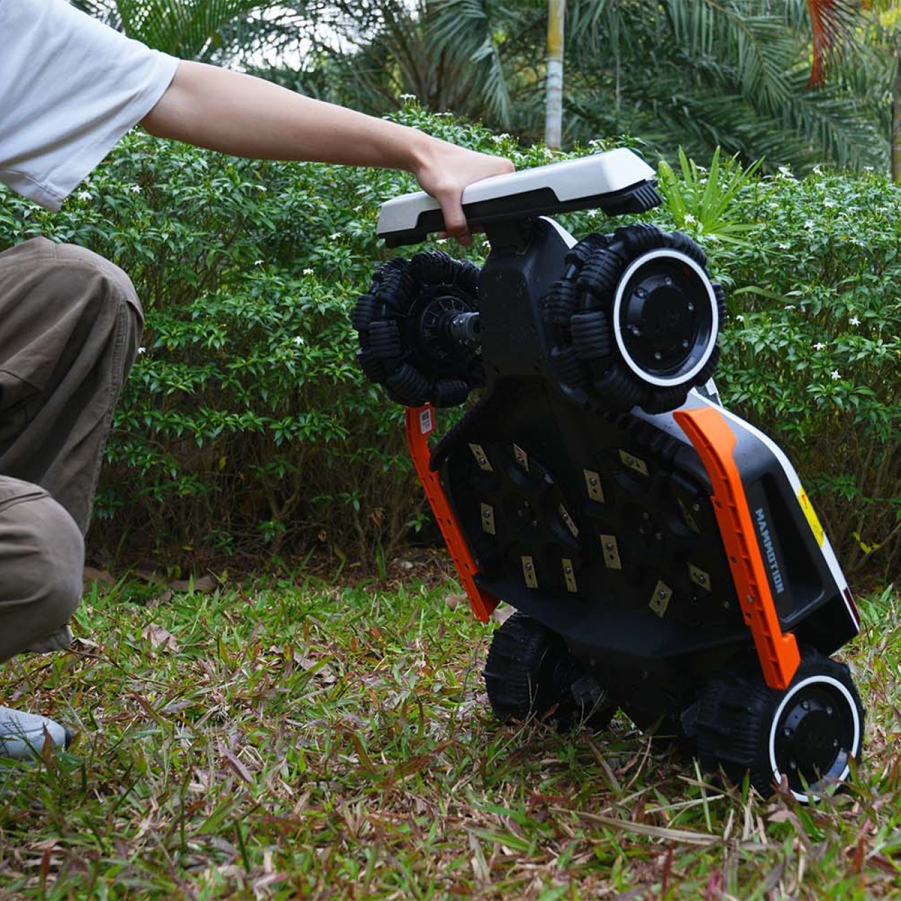 Obrázok Robotická kosačka Mammotion LUBA 3 AWD 3000